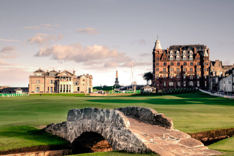 Links-Golf-St-Andrews-Old-Course